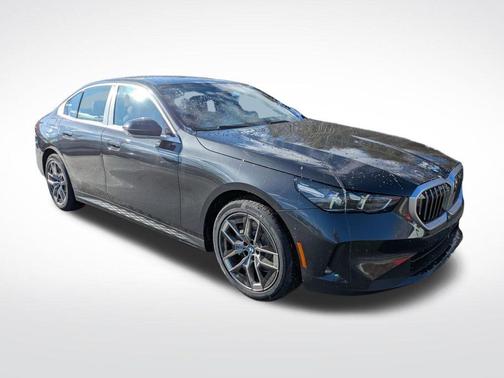 Dark Graphite Metallic 2026 BMW 530 i xDrive