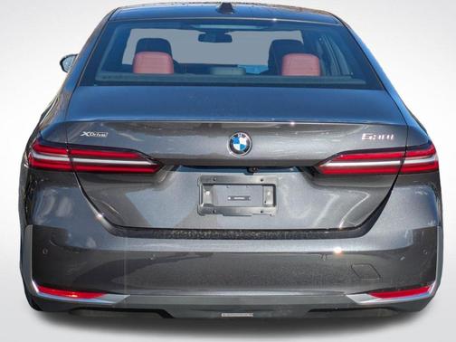 Dark Graphite Metallic 2026 BMW 530 i xDrive