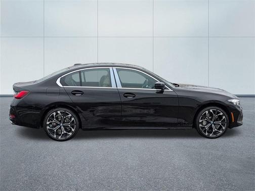 2025 BMW 330 i xDrive