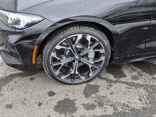 2025 BMW 330 i xDrive