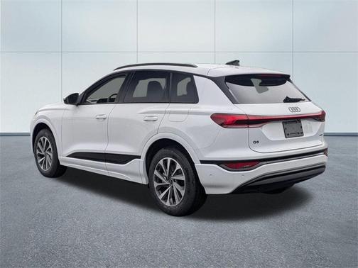 2025 Audi Q6 e-tron Premium