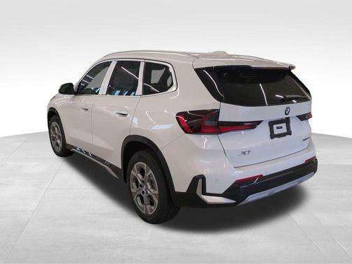 Alpine White 2026 BMW X1 xDrive28i
