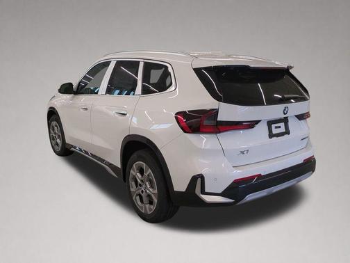 Alpine White 2026 BMW X1 xDrive28i