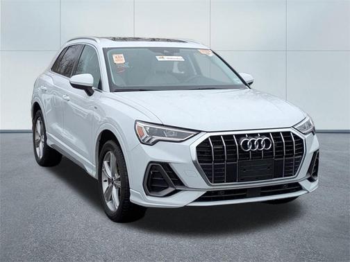 2022 Audi Q3 45 S line Premium