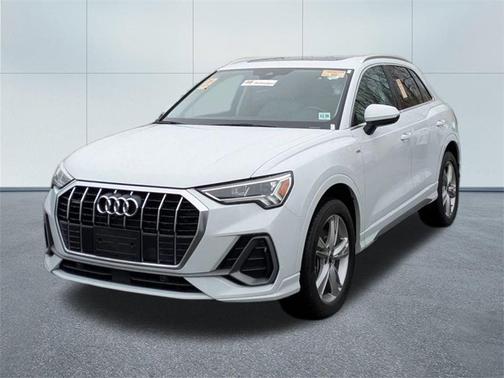 2022 Audi Q3 45 S line Premium