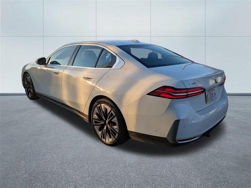 2024 BMW 530 i xDrive