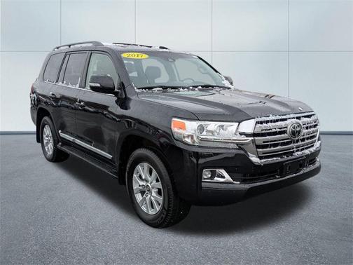 2017 Toyota Land Cruiser V8
