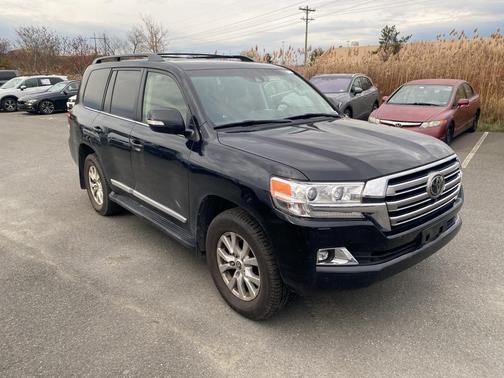 2017 Toyota Land Cruiser V8