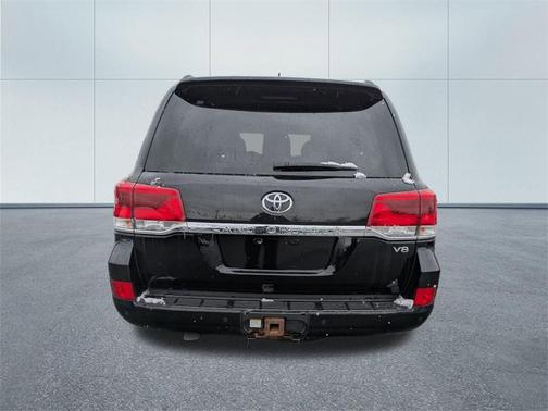 2017 Toyota Land Cruiser V8