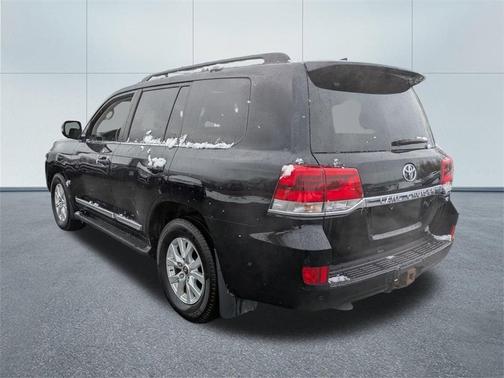 2017 Toyota Land Cruiser V8