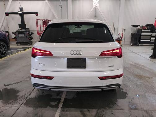2022 Audi Q5 40 Premium Plus