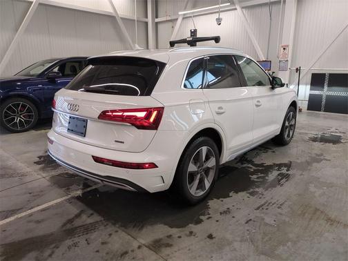 2022 Audi Q5 40 Premium Plus