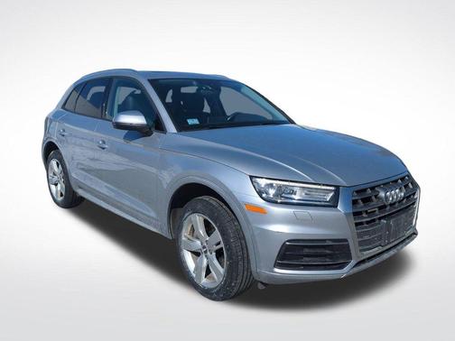 Florett Silver Metallic 2018 Audi Q5 2.0T Premium