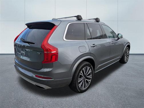 2020 Volvo XC90 T5 Momentum 7 Passenger