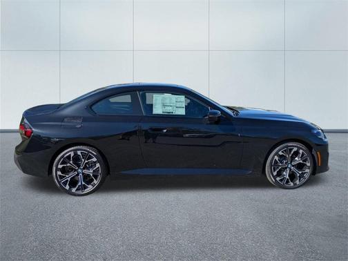 2025 BMW 230 i xDrive