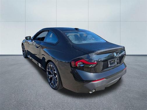 2025 BMW 230 i xDrive
