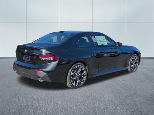 2025 BMW 230 i xDrive