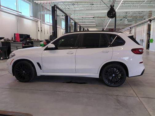 2023 BMW X5 M50i