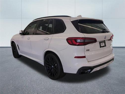 2023 BMW X5 M50i