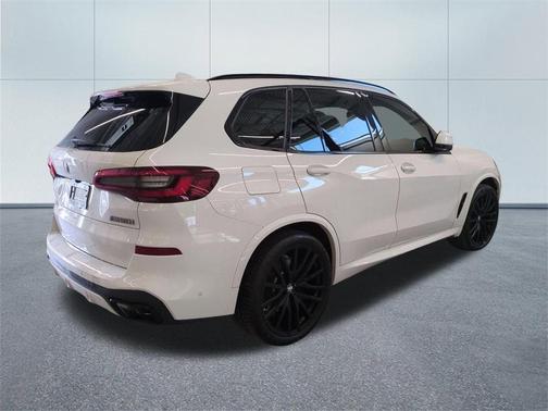 2023 BMW X5 M50i