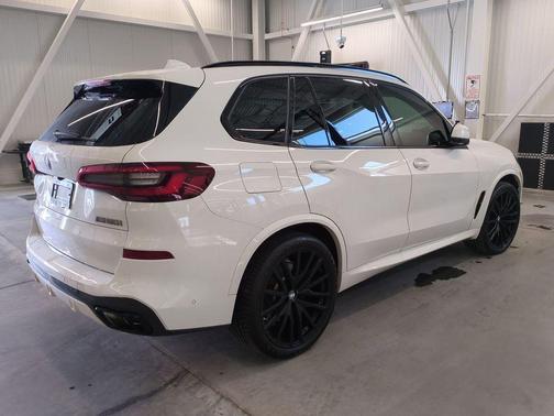 Alpine White 2023 BMW X5 M50i