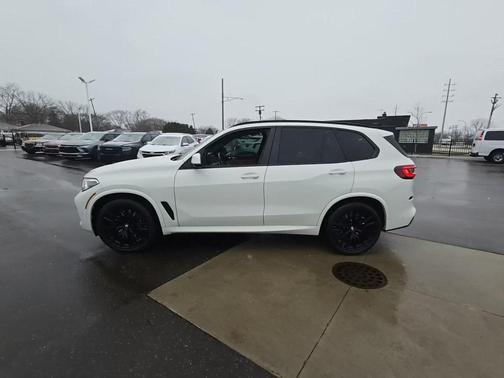 2023 BMW X5 M50i