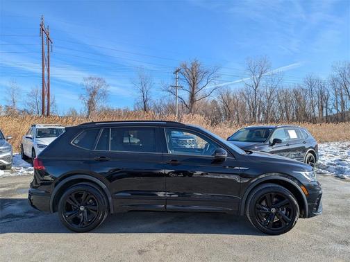 2024 Volkswagen Tiguan 2.0T SE R-Line Black