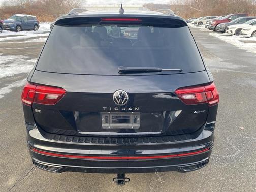2024 Volkswagen Tiguan 2.0T SE R-Line Black