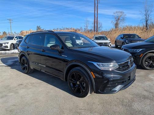 2024 Volkswagen Tiguan 2.0T SE R-Line Black