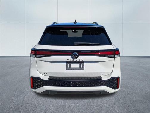 2025 Volkswagen Tiguan 2.0T SE R-Line Black