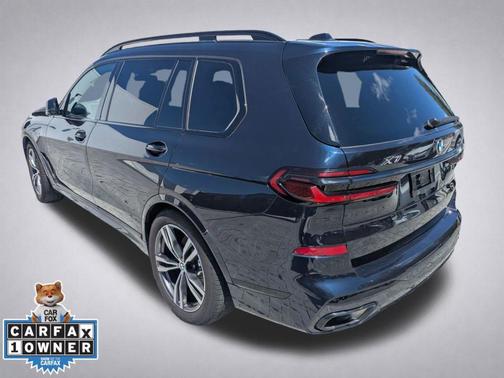 Carbon Black Metallic 2026 BMW X7 xDrive40i