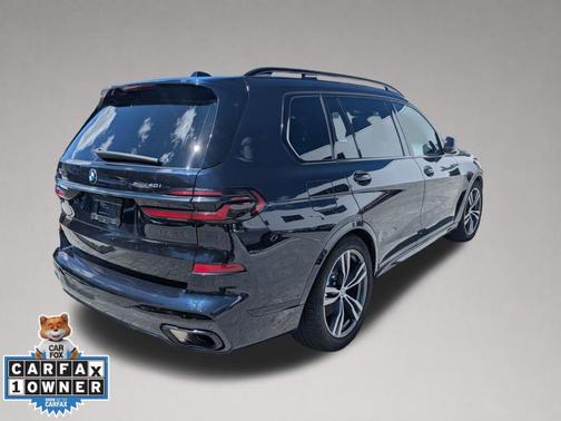 Carbon Black Metallic 2026 BMW X7 xDrive40i