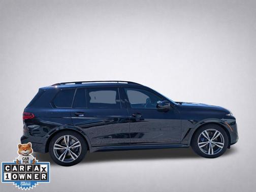 Carbon Black Metallic 2026 BMW X7 xDrive40i