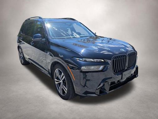 Carbon Black Metallic 2026 BMW X7 xDrive40i