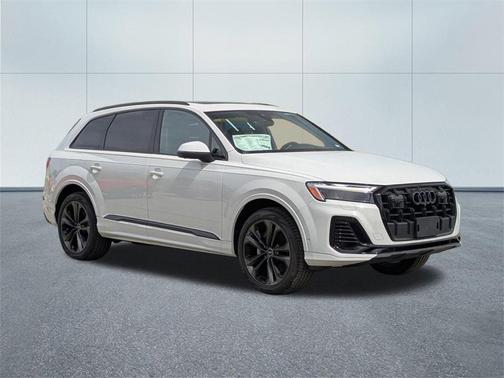 2025 Audi Q7 55 Premium Plus