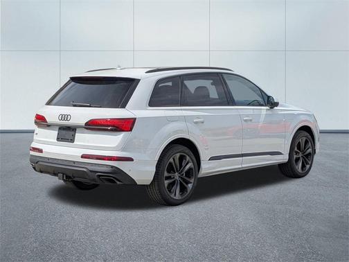 2025 Audi Q7 55 Premium Plus