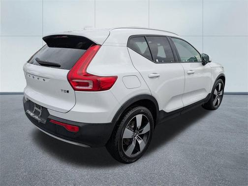 2020 Volvo XC40 T5 Momentum
