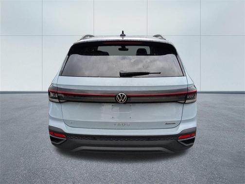 2025 Volkswagen Taos 1.5T SE Black