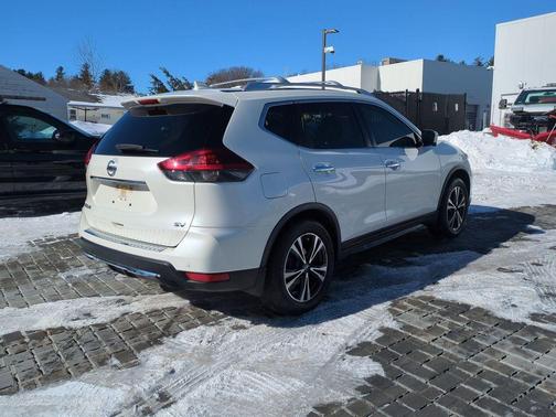 White 2020 Nissan Rogue SV
