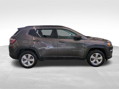 Granite Crystal Clearcoat Metallic 2020 Jeep Compass Latitude