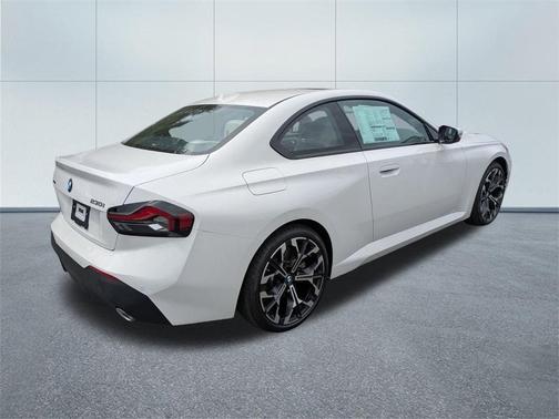 2025 BMW 230 i xDrive