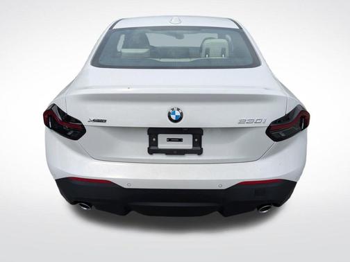 2025 BMW 230 i xDrive