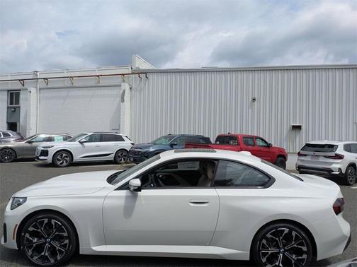 2025 BMW 230 i xDrive