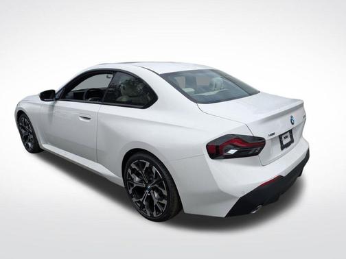 2025 BMW 230 i xDrive