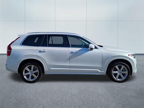 2023 Volvo XC90 B5 Core