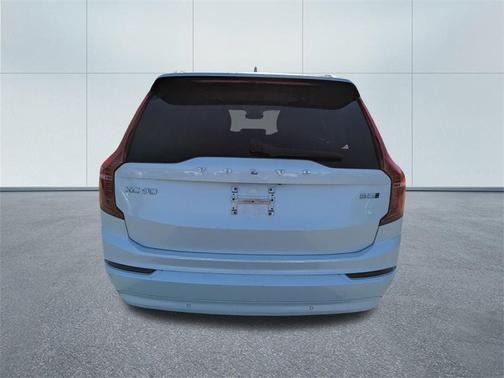 2023 Volvo XC90 B5 Core