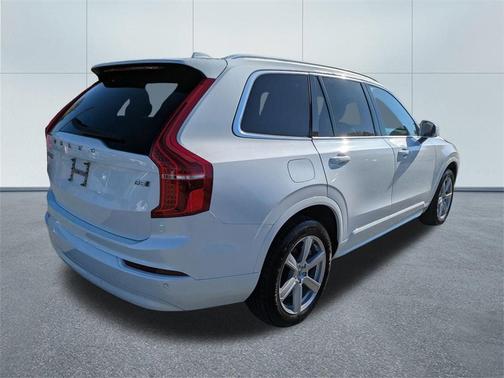 2023 Volvo XC90 B5 Core