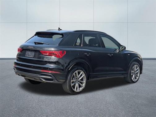 2022 Audi Q3 45 S line Premium