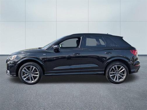 2022 Audi Q3 45 S line Premium