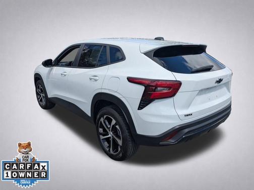 Summit White 2024 Chevrolet Trax 1RS